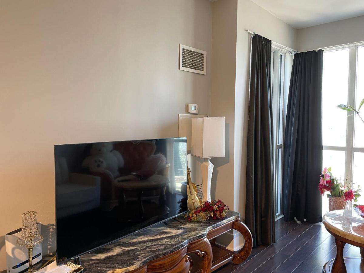 Luxury Condo With Cn Tower View Toronto Zewnętrze zdjęcie