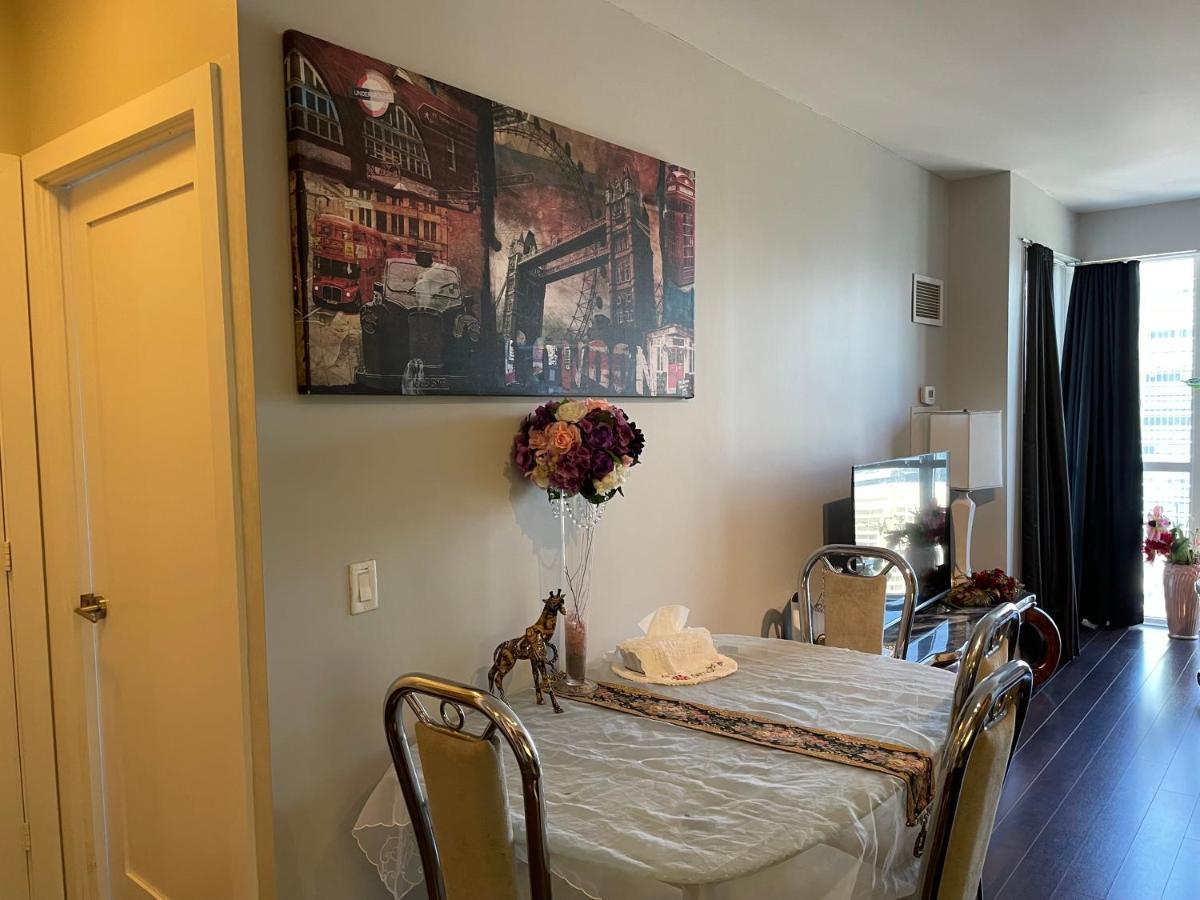 Luxury Condo With Cn Tower View Toronto Zewnętrze zdjęcie